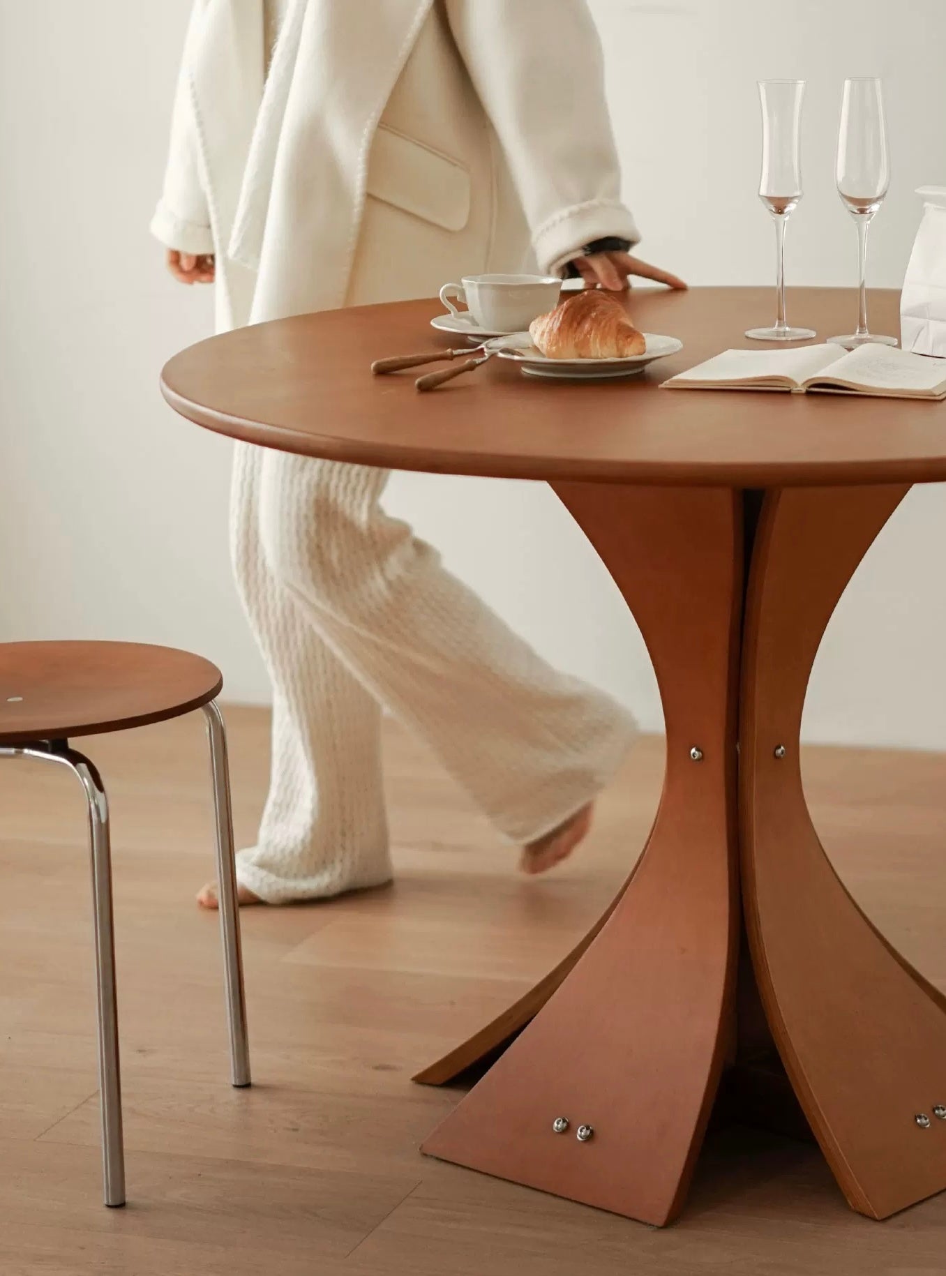 Celeste Table