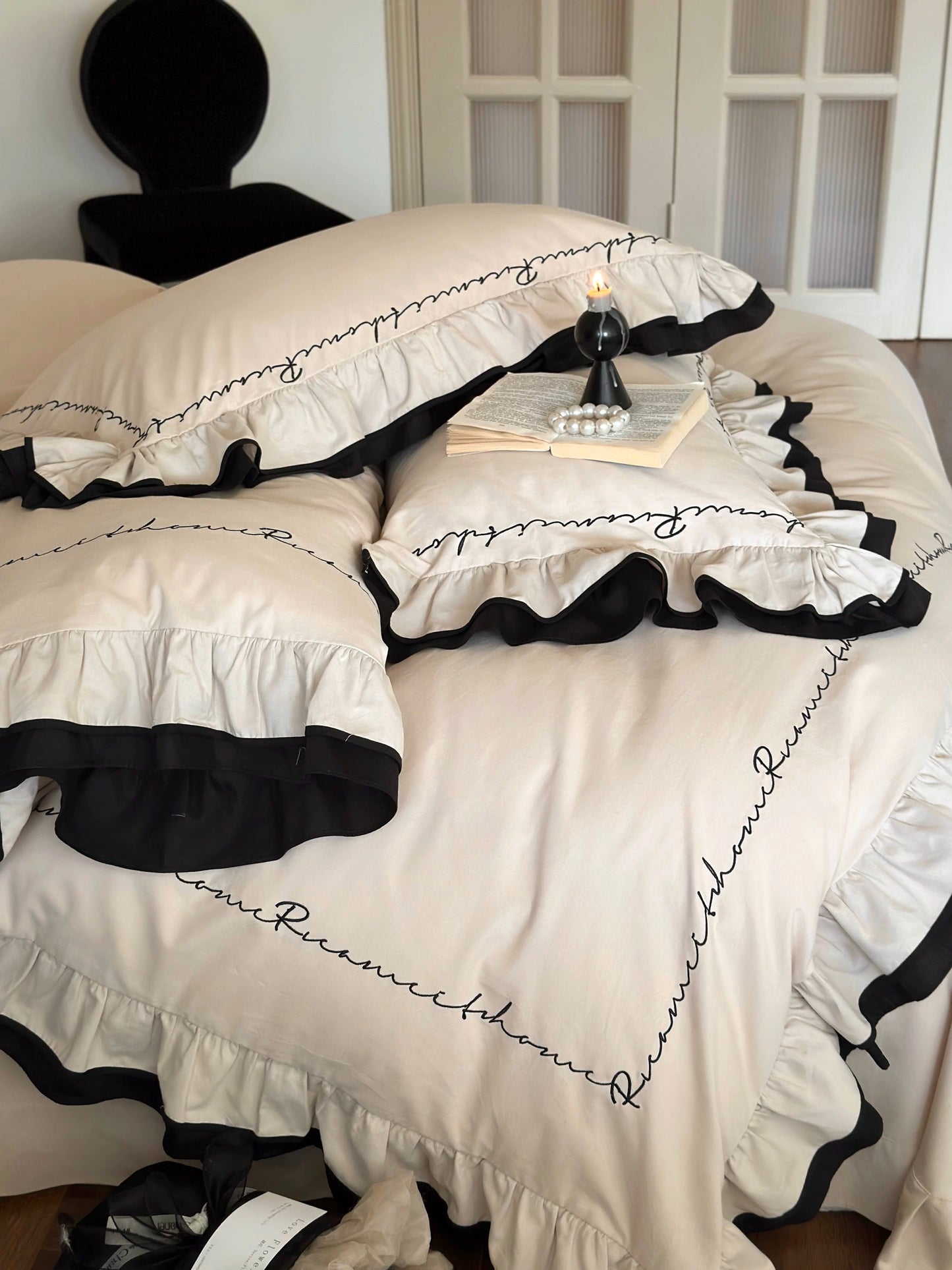 Luna Bedsheet Set