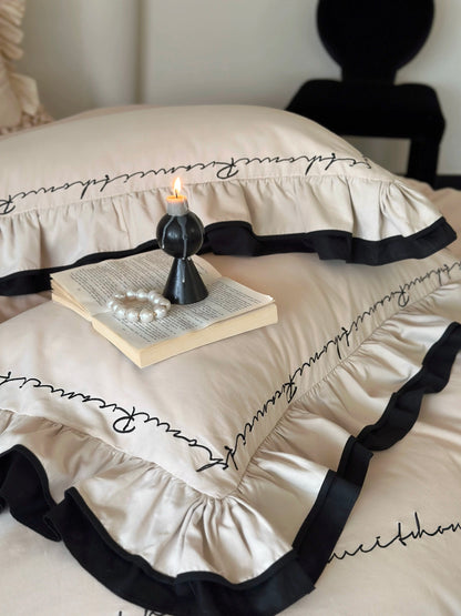 Luna Bedsheet Set