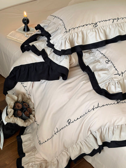 Luna Bedsheet Set